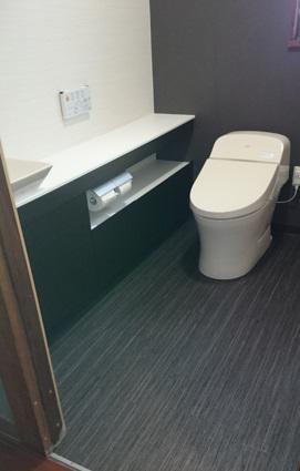 モノトーンでスタイリッシュモダンなトイレ空間